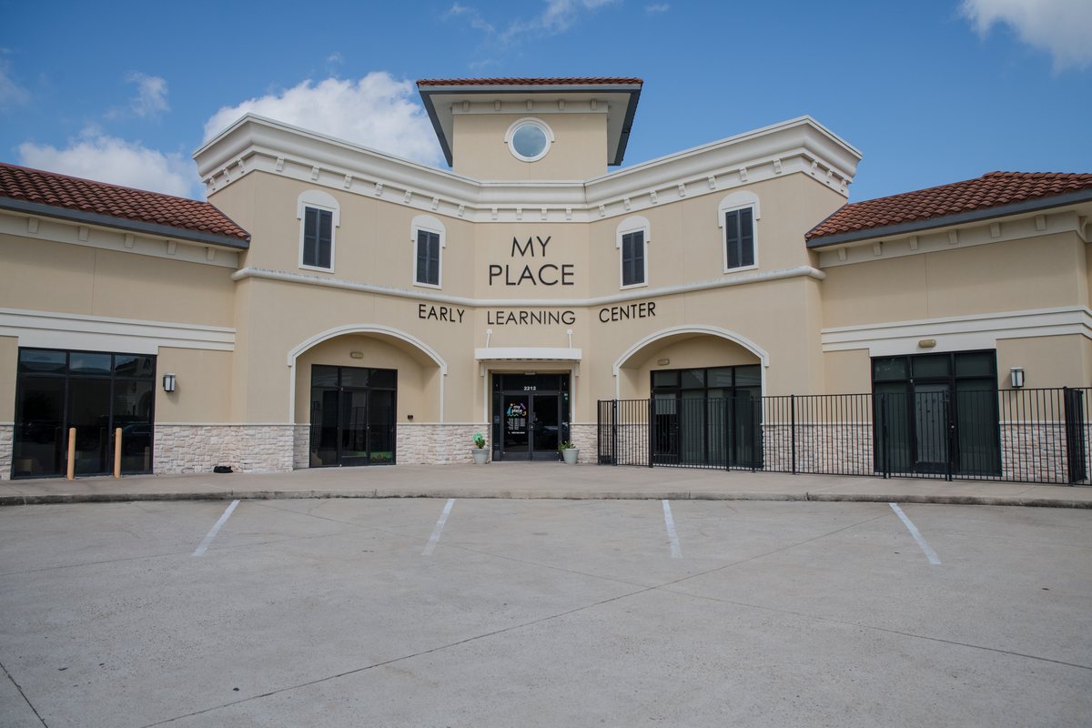 The welcoming reception at MyPlace Woodcreek in Katy, TX